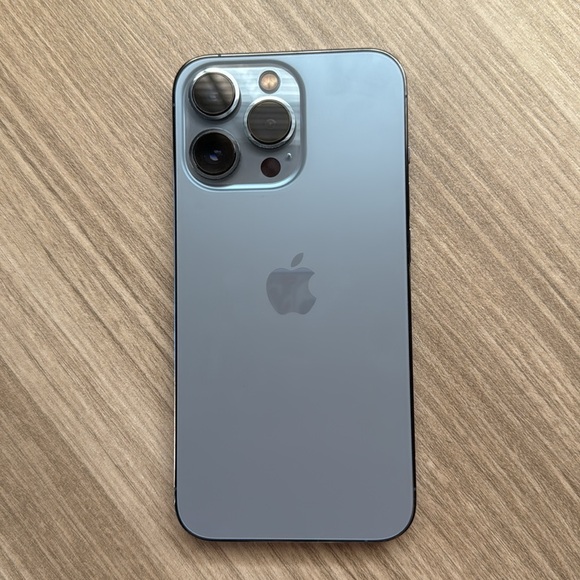 iPhone 13 Pro 128 gb - Picture 3 of 7